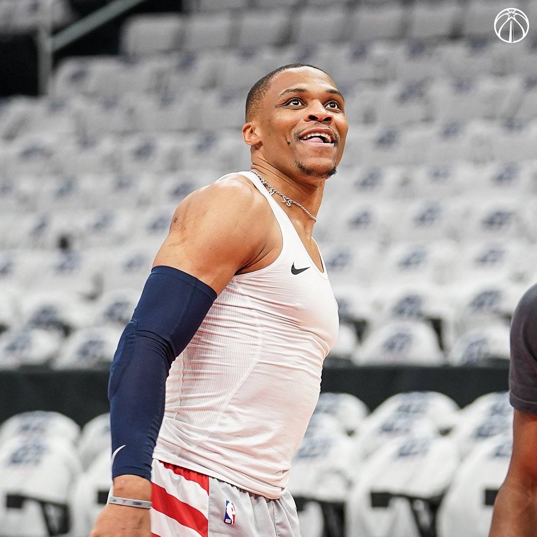 关于里程碑夜拉齐奥手感冰凉，足总杯国际比赛日刷纪录，质疑声仍在，资深球员宣示担当的信息